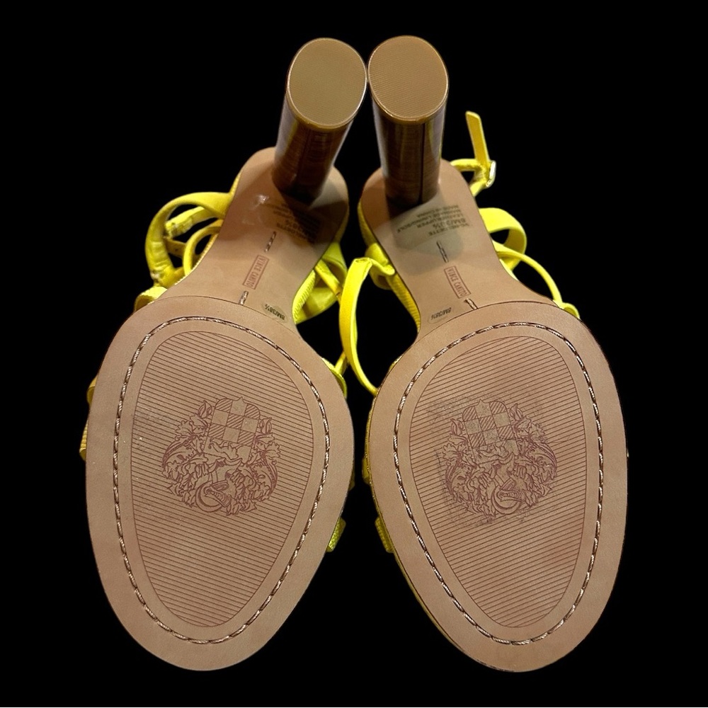 🎉HP ⭐️ EUC Vince Camuto Neolette Dress Sandal in
Primrose Yellow. Size 8/38.5 - Picture 7 of 11